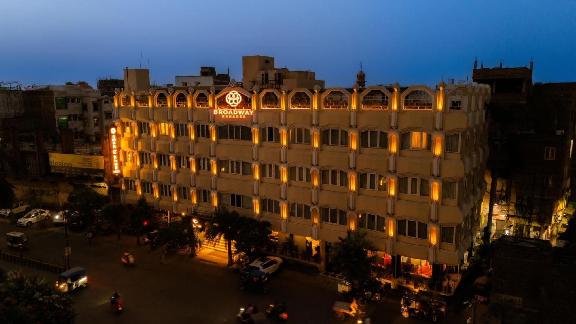 New Hotel Broadway Varanasi Exterior foto